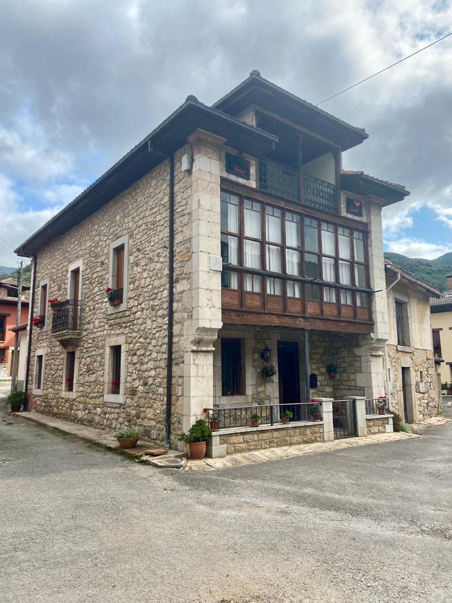 Vila La Casona De Ardines Arenas De Cabrales Exteriér fotografie